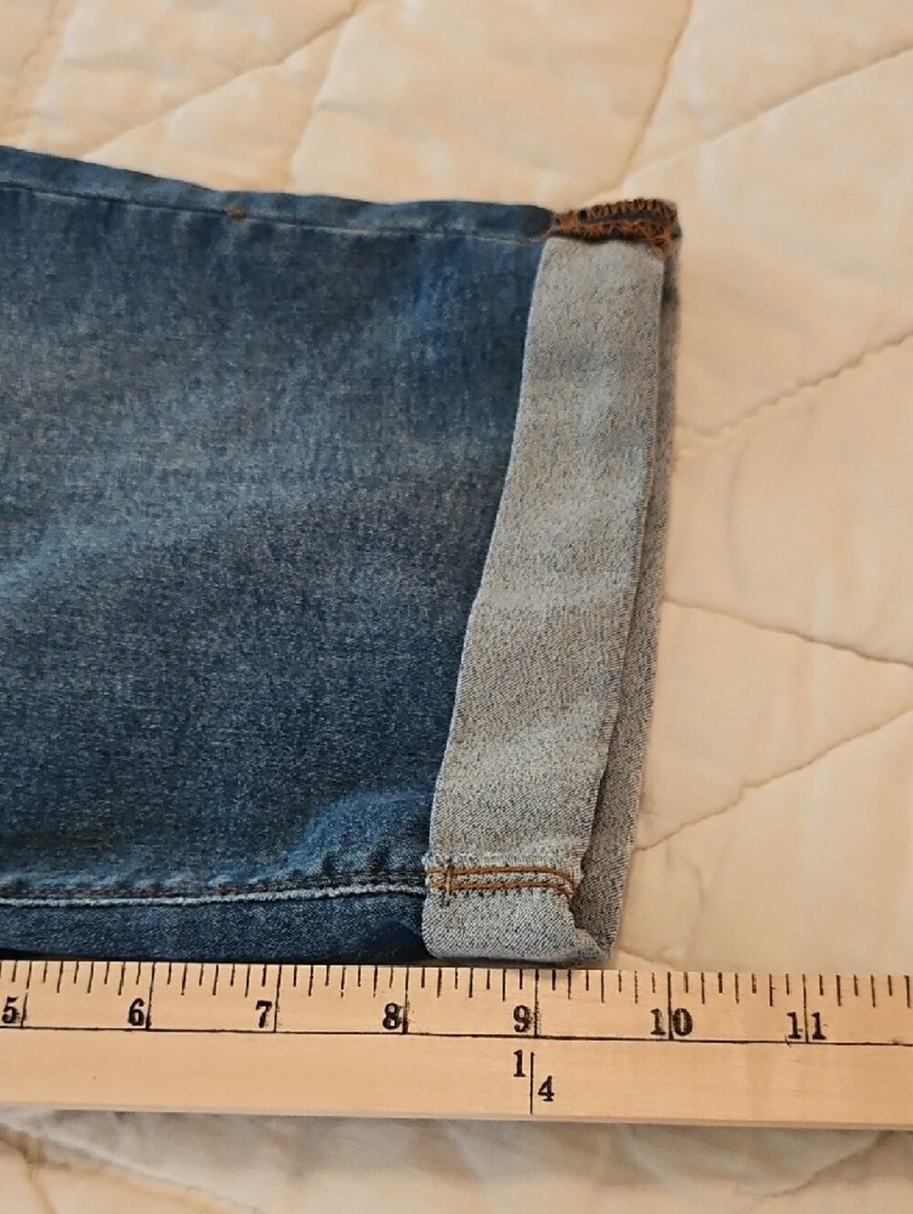 Curve Appeal - High Rise Skinny Bermuda Shorts w/ Comfort Waistband- Size 8/29 - Picture 5 of 7